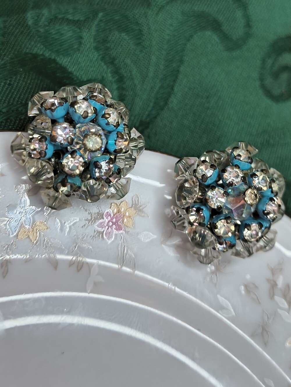 Exquisite VINTAGE Unsigned Clip on EARRINGS BLUE Enamel Crystals Rhinestones